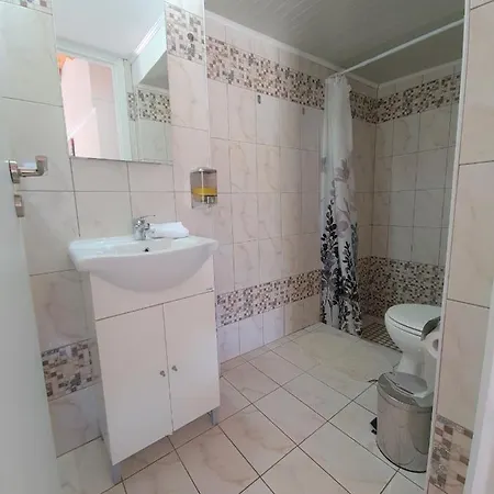 Apartment G-george By The Sea And Airport