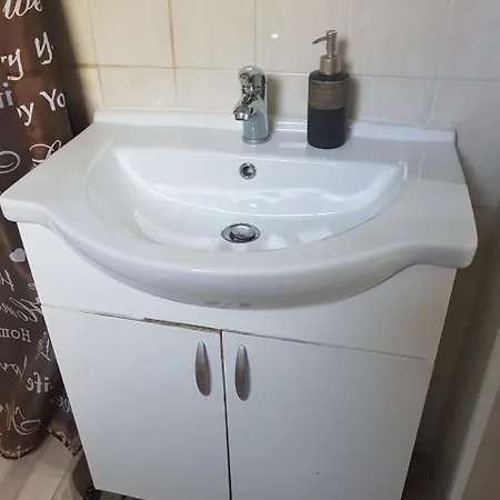 Apartment G-george By The Sea And Airport